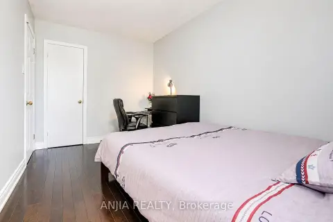 Toronto Dorset Park community 115 Portsdown Rd For Sale