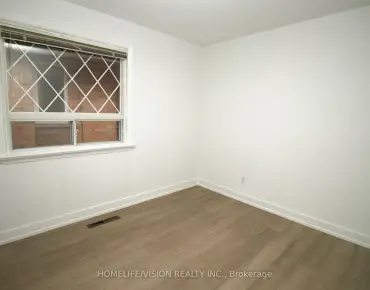 61 Lewiston Rd Dorset Park, Toronto 3 beds 3 baths 1 garage $900K