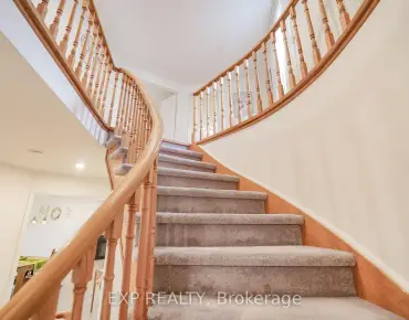 61 Wintermute Blvd Steeles, Toronto 3 beds 3 baths 2 garage $1.1M