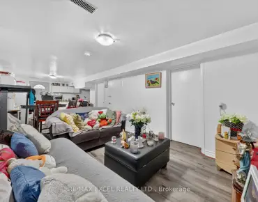 62 Sundance Cres Woburn - 3 beds 2 baths parking space(s) listed at $865000