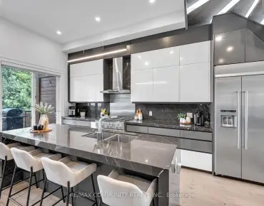 7 Derwyn Rd East York - 4 睡房 5 卫生间 1 车位叫价2349000加元
