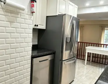 22 O'Halloran Cres Milliken - 4 睡房 3 卫生间 1 车位叫价899900加元