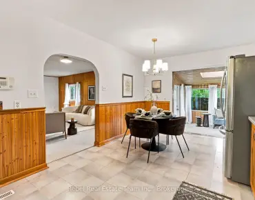 888-890 Liverpool Rd Bay Ridges, Pickering 3 beds 2 baths  garage $799.9K