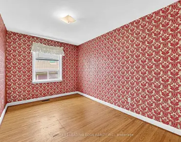 18 Romulus Dr Bendale, Toronto 4 beds 2 baths  garage $879K