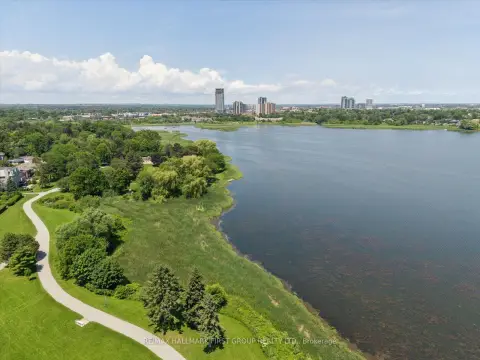 Pickering West Shore community 648 Creekview Circ For Sale