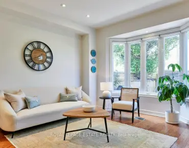 
32 Joseph Duggan Rd The Beaches - 3 beds 4 baths 2 parking space(s) listed at $2145000