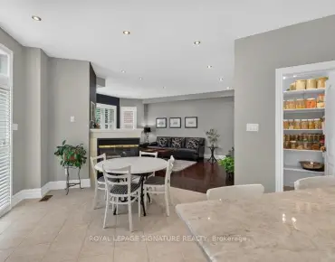 
5 Broderick Pl Clairlea-Birchmount - 4 beds 5 baths 2 parking space(s) listed at $1549000