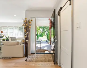 2 Richbourne Crt Tam O'Shanter-Sullivan, Toronto 3 beds 2 baths 1 garage $999.9K
