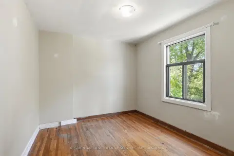 Toronto Clairlea-Birchmount community 21 Eastgate Cres For Sale
