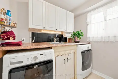 Pickering Amberlea community 1928 New St For Sale