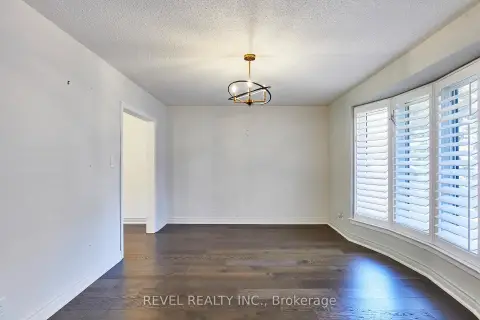 Pickering Bay Ridges community 1260 Ilona Park Rd For Sale
