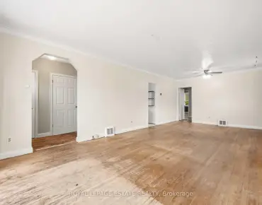 
1843 Victoria Park Ave Wexford-Maryvale - 3 beds 2 baths  parking space(s) listed at $649900
