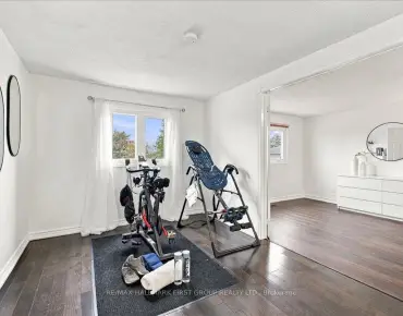 1582 Kelvinway Ln Liverpool, Pickering 4 beds 4 baths 2 garage $1.25M