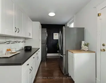 62 Newmarket Ave Woodbine-Lumsden - 3 beds 3 baths parking space(s) listed at $1299000