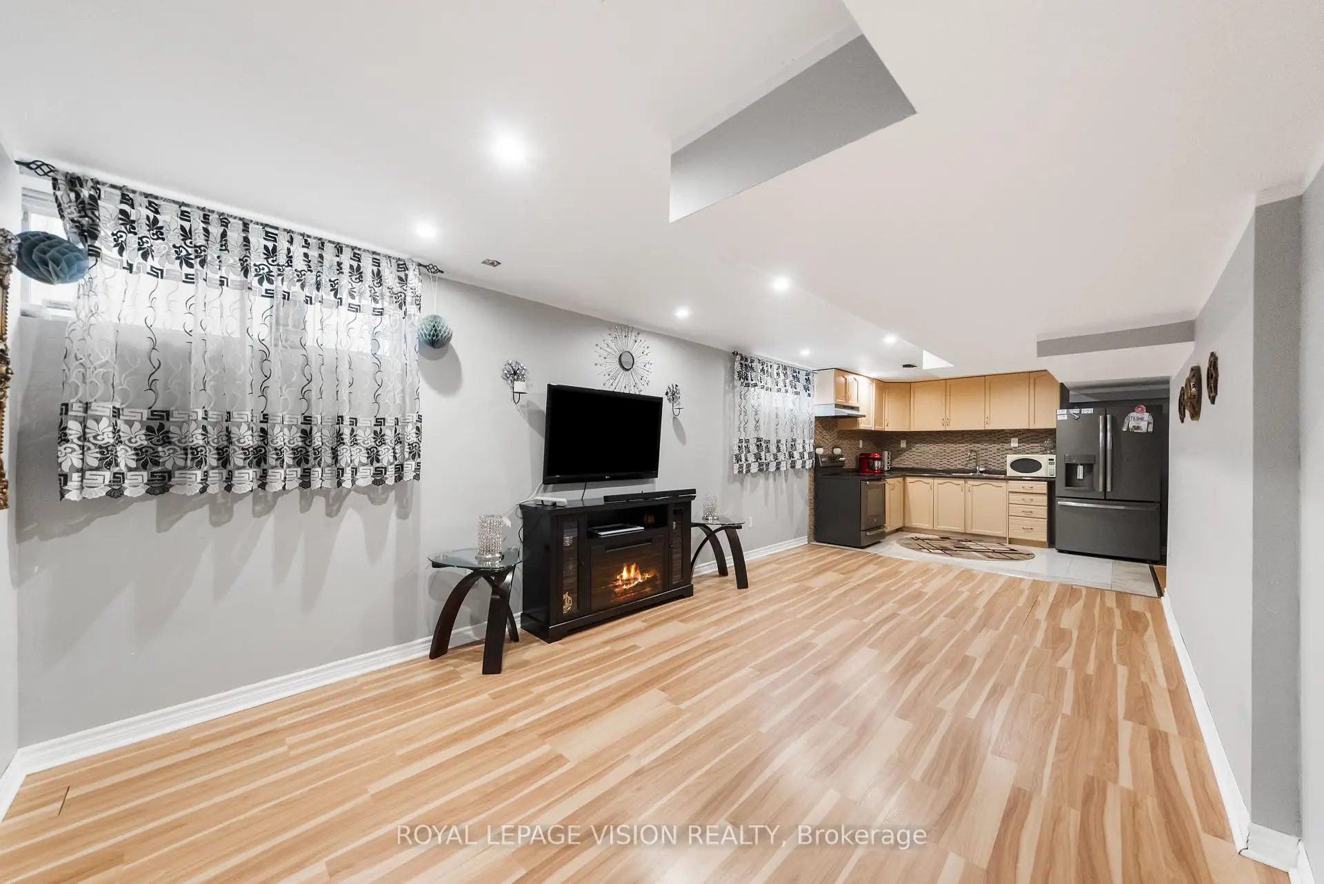 
5 Anson Ave Cliffcrest - 4 beds 3 baths 2 parking space(s) listed at $1299999