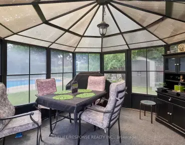 
787 SHEPPARD Ave Woodlands - 3 beds 2 baths 2 parking space(s) listed at $899000