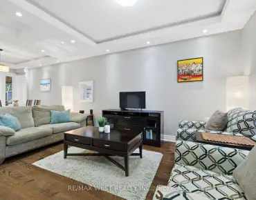 149 Chisholm Ave Woodbine-Lumsden - 2 睡房 3 卫生间  车位叫价950000加元