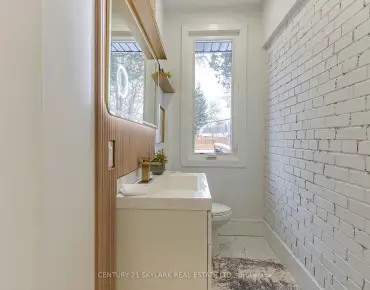 208 Gainsborough Rd Woodbine Corridor, Toronto 5 beds 6 baths  garage $1.5M