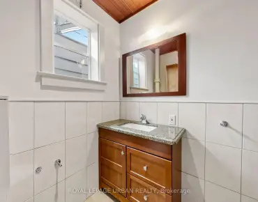 74 East Lynn Ave East End-Danforth - 2 睡房 2 卫生间  车位叫价699000加元