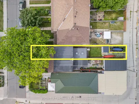 Toronto East End-Danforth community 5 1/2 Luttrell Ave For Sale