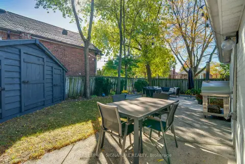 Toronto East York community 31 Davies Cres For Sale