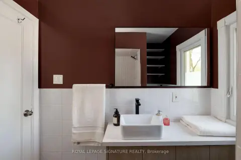 Toronto Greenwood-Coxwell community 81 Billings Ave For Sale