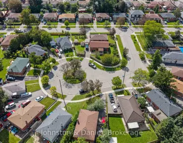 30 Marawa Crt Morningside, Toronto 3 beds 1 baths garage $749K