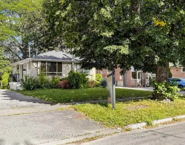 139 Pandora Circ Woburn, Toronto 3 beds 2 baths garage $795K