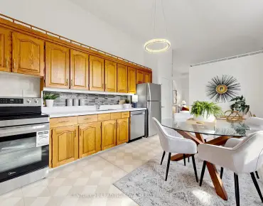 15 Bigwood Crt Woburn, Toronto 3 beds 2 baths 1 garage $799K