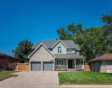 
1294 Commerce St Bay Ridges, Pickering 4 beds 4 baths 2 garage $1.9M