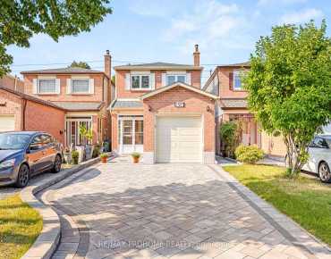 103 Oakley Blvd Bendale, Toronto 4 beds 4 baths 1 garage $1.1M