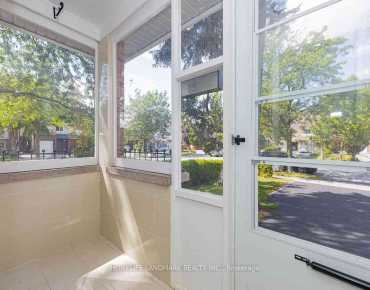 284 Weston Rd Rockcliffe-Smythe, Toronto 3 beds 3 baths 2 garage $899K