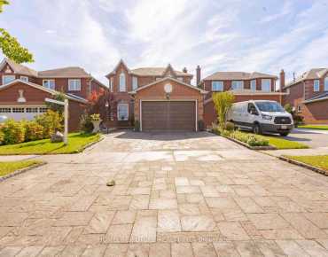 
207 Mossbrook Sq Highbush, Pickering 4 beds 4 baths 2 garage $1.35M
