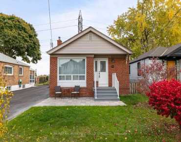 86 Marble Arch Cres Wexford-Maryvale, Toronto 2 beds 2 baths 1 garage $1.15M
