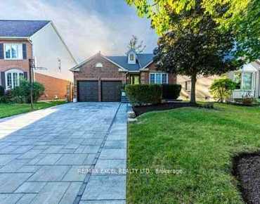 412 Mathews Crt Glenway Estates, Newmarket 3 beds 4 baths 2 garage $1.63M
