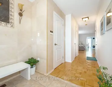 
302 Crosby Ave <a href='https://luckyalan.com/community.php?community=Richmond Hill:Crosby'>Crosby, Richmond Hill</a> 3 beds 2 baths 1 garage $1.38M