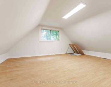 242 Marble Pl W Woodland Hill, Newmarket 4 beds 3 baths 1 garage $999K