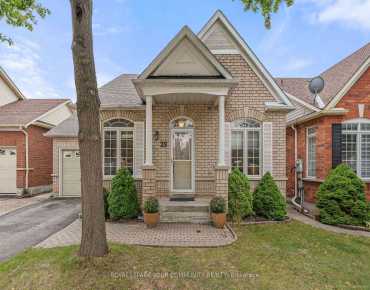 29 Cliveden Pl <a href='https://luckyalan.com/community.php?community=Markham:Berczy'>Berczy, Markham</a> 2 beds 2 baths 1 garage $1.1M