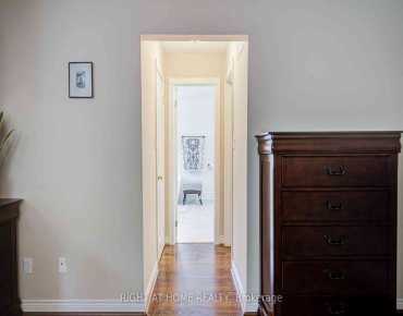 128 Carlyle Cres Aurora Highlands, Aurora 4 beds 4 baths 2 garage $1.5M
