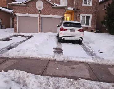 138 Parktree Dr <a href='https://luckyalan.com/community.php?community=Vaughan:Maple'>Maple, Vaughan</a> 3 beds 3 baths 1 garage $799.888K