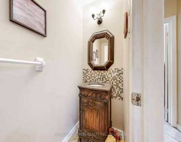 98 Charing Cres Aurora Highlands, Aurora 4 beds 4 baths 2 garage $1.44M