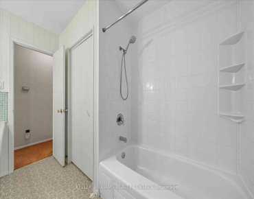 112 Eden Crt Huron Heights-Leslie Valley, Newmarket 3 beds 1 baths garage $899.9K