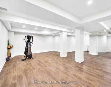 21 Brooks Ave Bayview Northeast, Aurora 4 beds 3 baths 2 garage $1.4M
