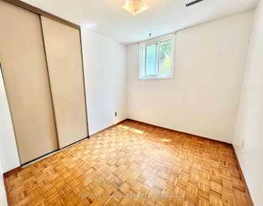 
Risebrough Crct <a href='https://luckyalan.com/community.php?community=Markham:Milliken Mills West'>Milliken Mills West, Markham</a> 4 beds 4 baths 2 garage $1.675M