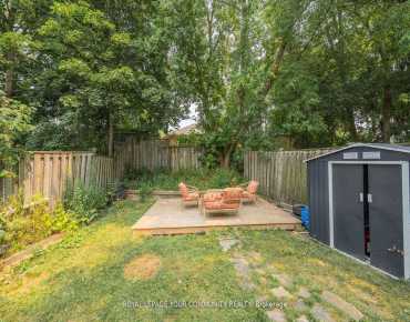 53 Newbury Dr Bristol-London, Newmarket 3 beds 2 baths garage $750K