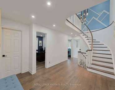 153 Fifefield Dr Maple, Vaughan 5 beds 4 baths 2 garage $1.3M