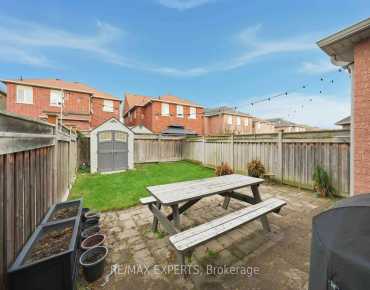 
Bristlewood Cres <a href='https://luckyalan.com/community.php?community=Vaughan:Patterson'>Patterson, Vaughan</a> 4 beds 4 baths 1 garage $1.398M