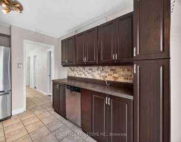 197 Bristol Rd Bristol-London, Newmarket 4 beds 4 baths 2 garage $1.25M
