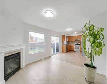 386 Reeves Way Blvd Stouffville, Whitchurch-Stouffville 4 beds 4 baths 2 garage $1.23M
