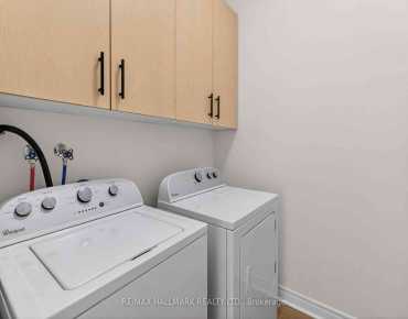 
Glenkindie Ave <a href='https://luckyalan.com/community.php?community=Vaughan:Maple'>Maple, Vaughan</a> 2 beds 3 baths 2 garage $1.395M